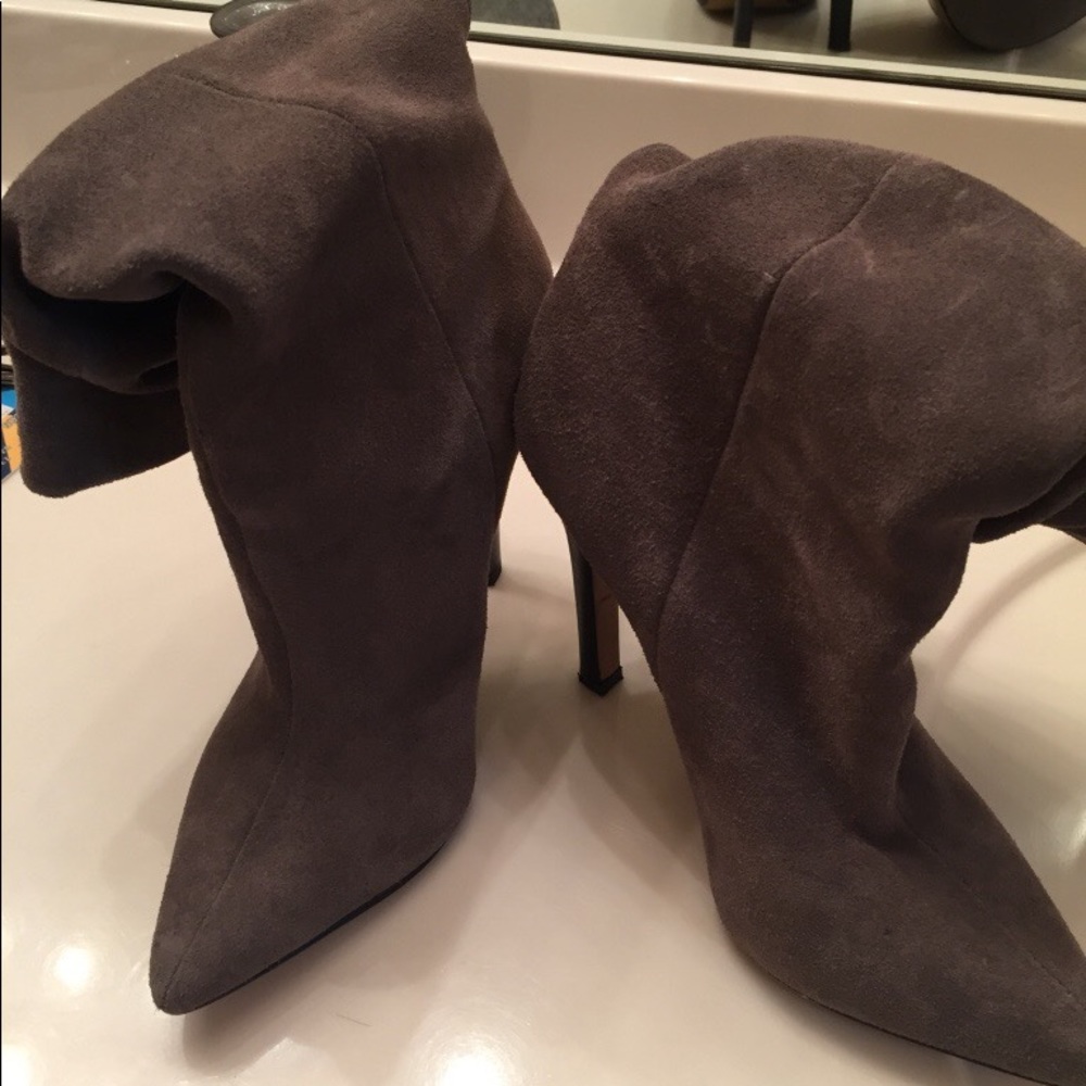 Also grey boots size 6.5